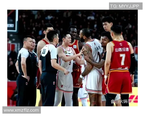 广东男篮与四川男篮激战正酣谁能在这场对决中笑到最后