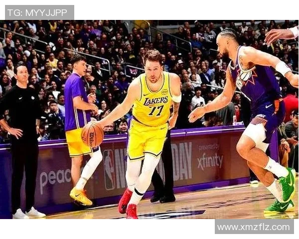 火箭与湖人激战正酣NBA赛场上演精彩对决引发球迷热议